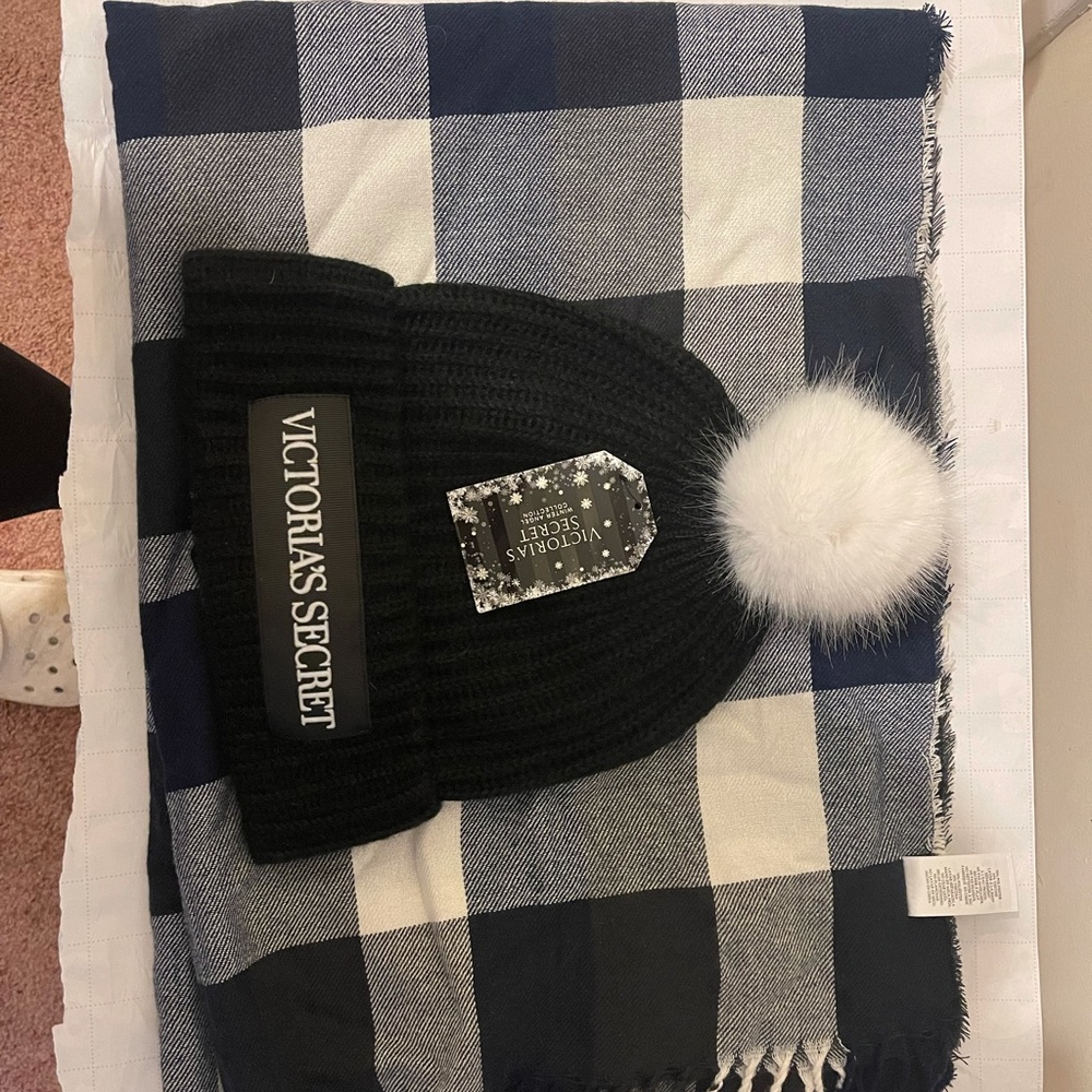 Victoria secret hat and scarf